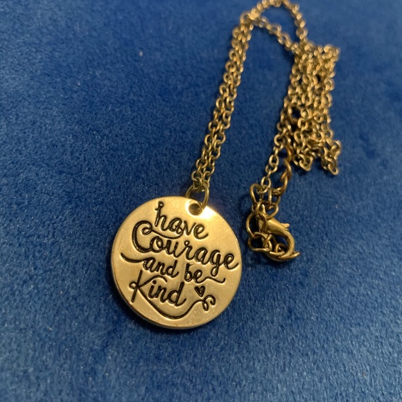 Disney’s Cinderella Necklace - Picture 3 of 4